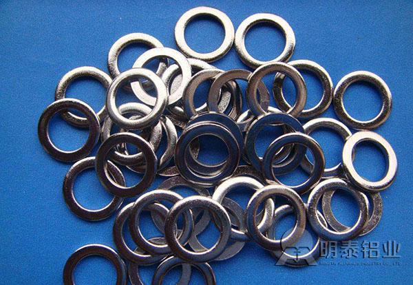 1060铝合金制作电池盖帽，为安全加一份保障