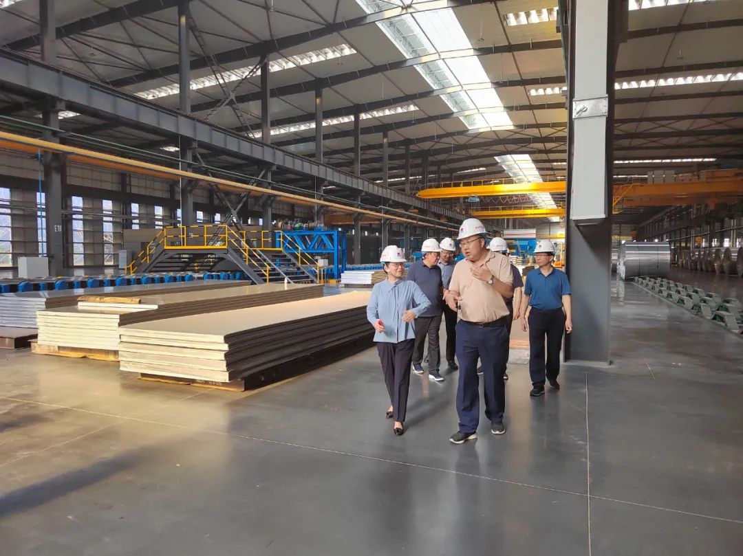 巩义市人大常委会党组书记、主任王爱辉一行到义瑞新材考察调研
