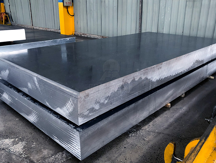 河南汽车用铝板价格多少钱一吨？汽车轻量化用铝板贵吗？